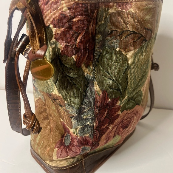 Vintage 90s Brahmin floral tapestry leather satchel bucket shoulder bag - Picture 9 of 16